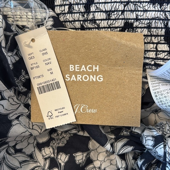 NWT J Crew Convertible beach sarong magnolia floral Sz Medium Navy/White coverup - Picture 9 of 10